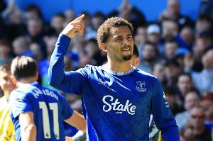 恩迪亚耶：想把点球让给贝托主罚 莫耶斯告诉我们下半场要努力