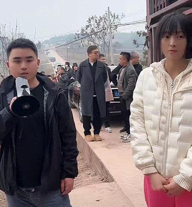 合川杀猪宴火到央视！人民日报点名，恶心事发生，网名呆呆难保住